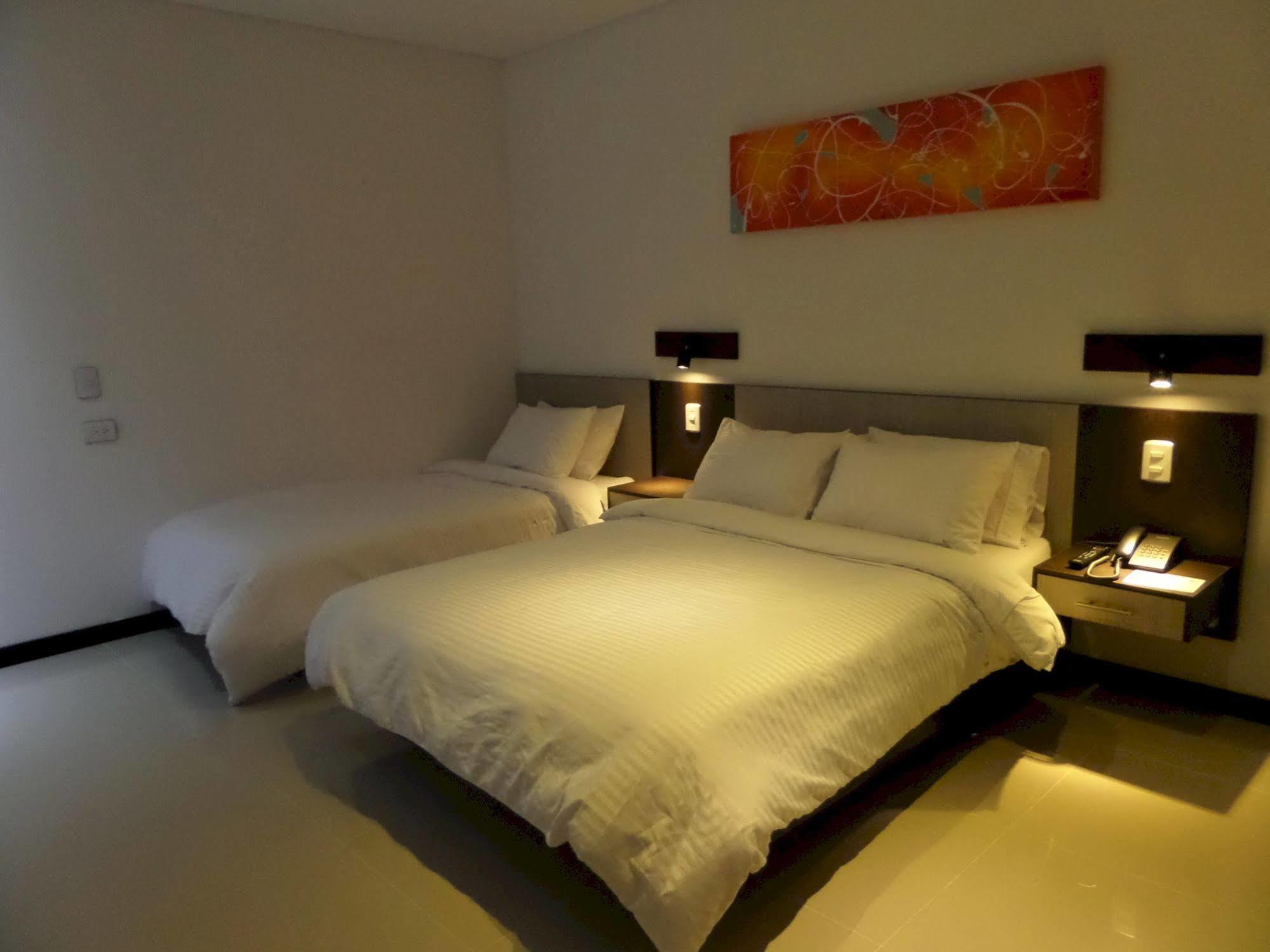 Hotel Toscana Oriente ريونيغرو المظهر الخارجي الصورة